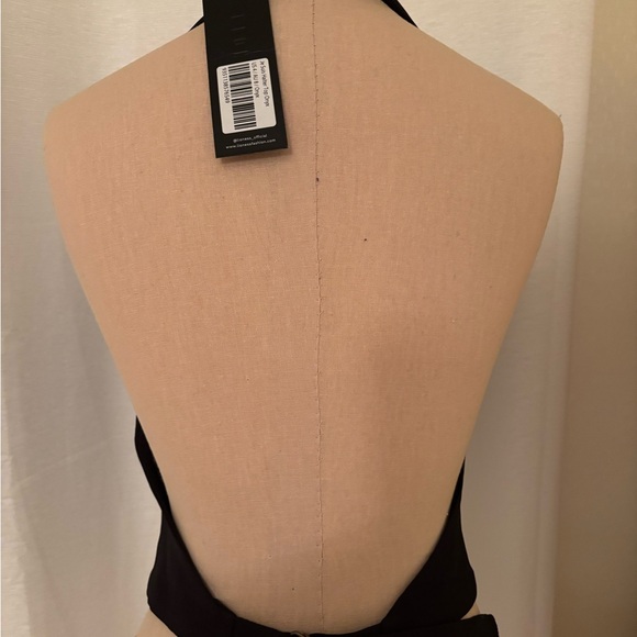 NWT Princess Polly Lioness Plunge Halter Crop Top, Black, Size Women’s 4 Small. - Picture 6 of 11